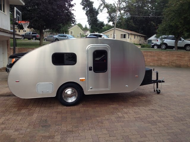 Teardrop trailer door